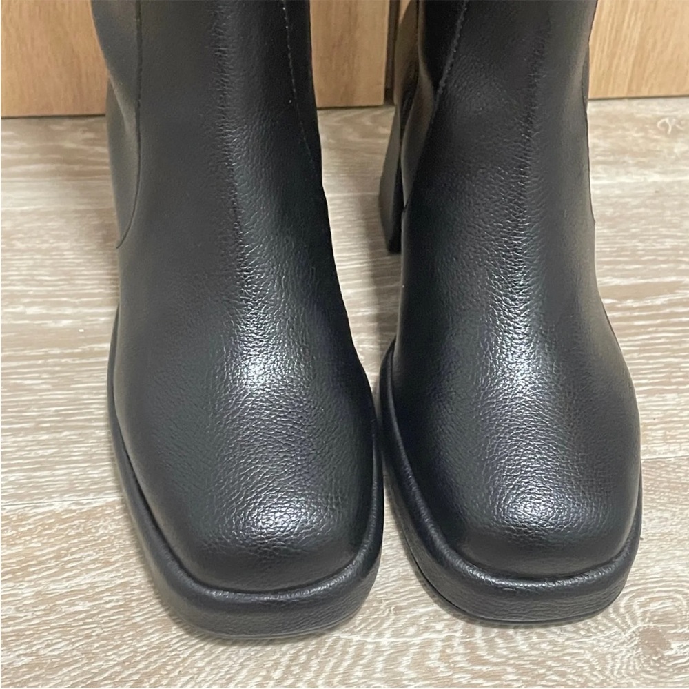 Urban Outfitters Black Vix Knee Boots EU 38/ UK 5 Faux Leather Vegan  BN - Picture 5 of 9